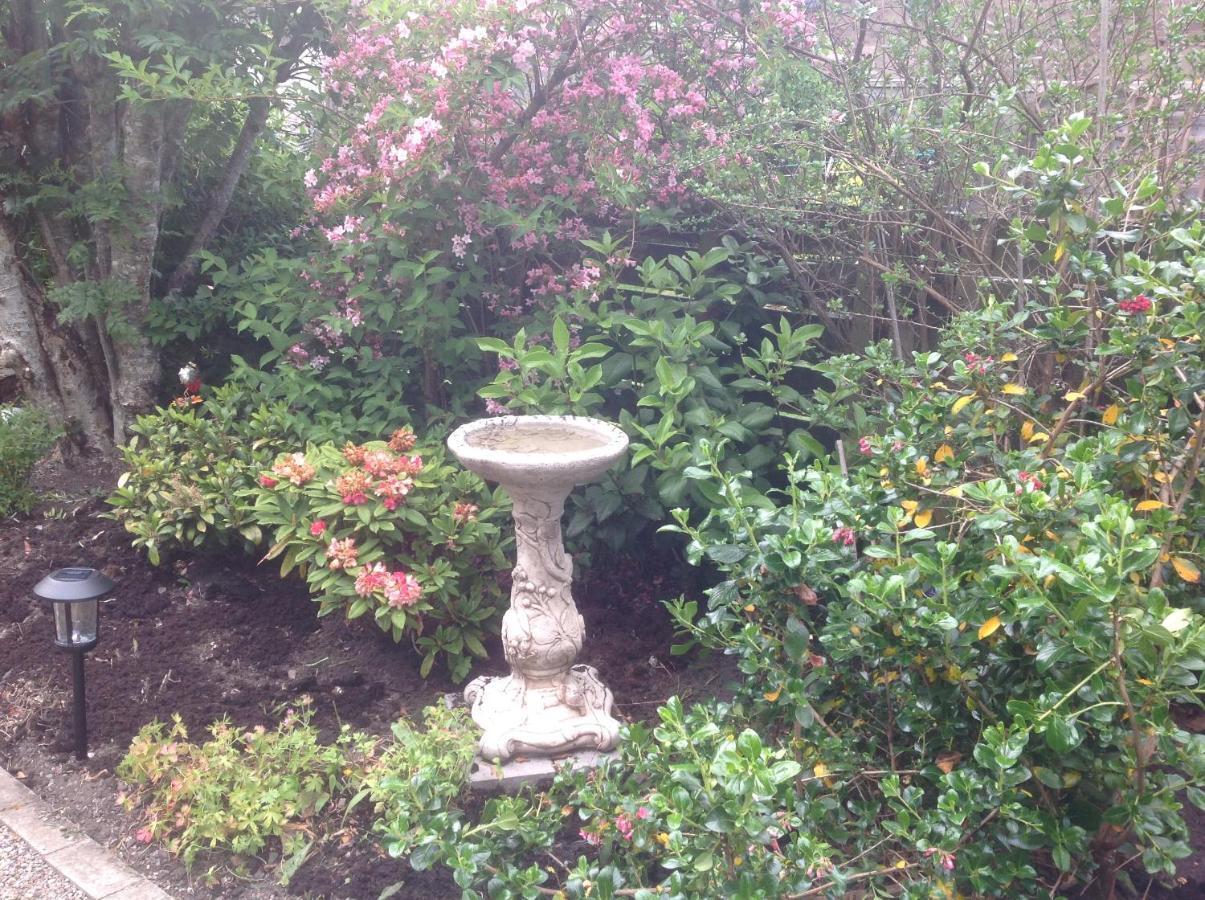 The Garden Flat Apartment Crieff Bagian luar foto