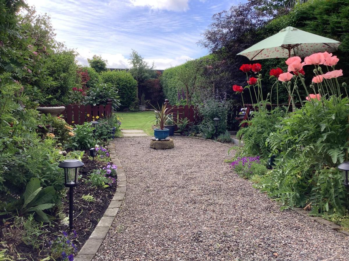 The Garden Flat Apartment Crieff Bagian luar foto